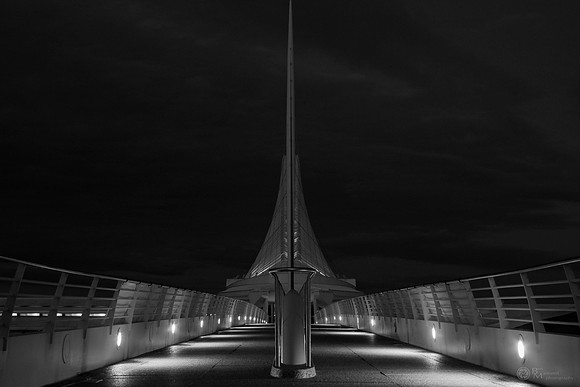 Milwaukee Art Museum at Night